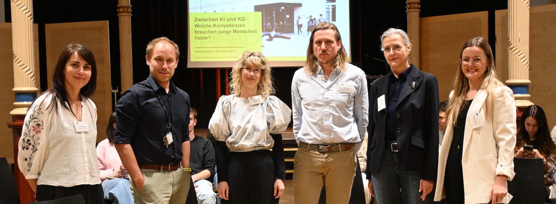Gruppenbild der Expert*innen zum Thema im Festsaal PPH Augustinum