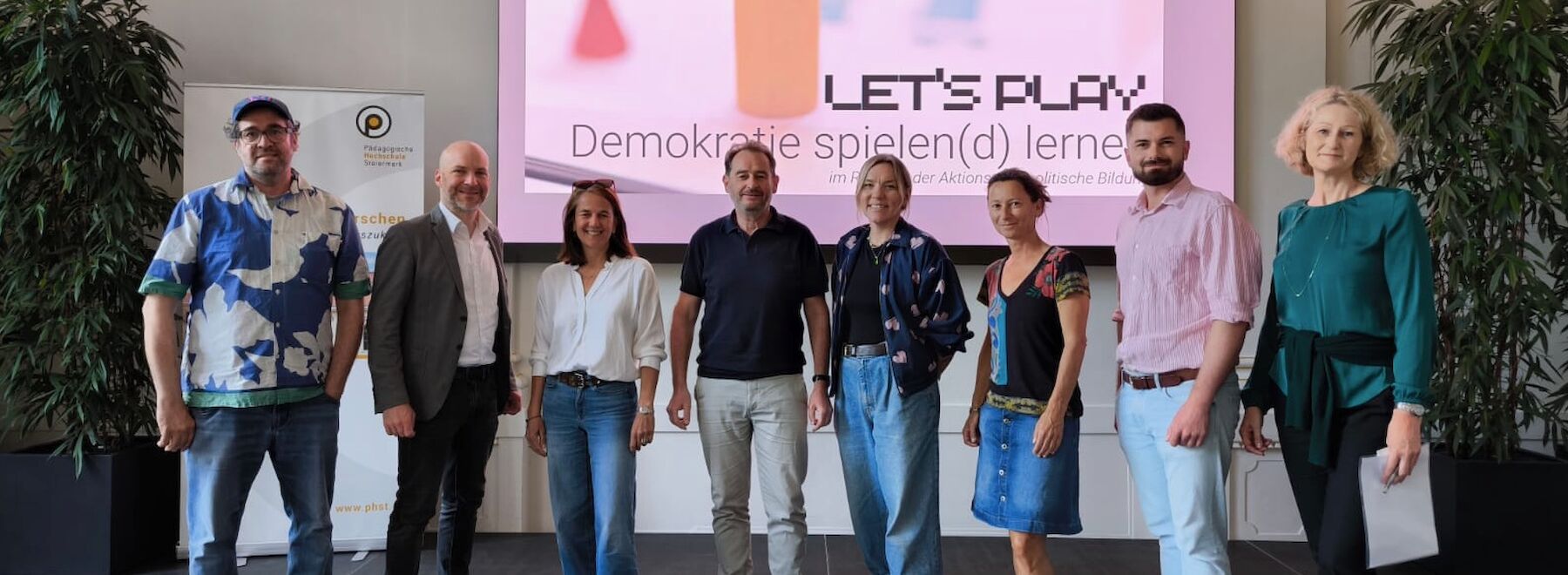 Gruppenbild im Festsaal der PH Steiermark