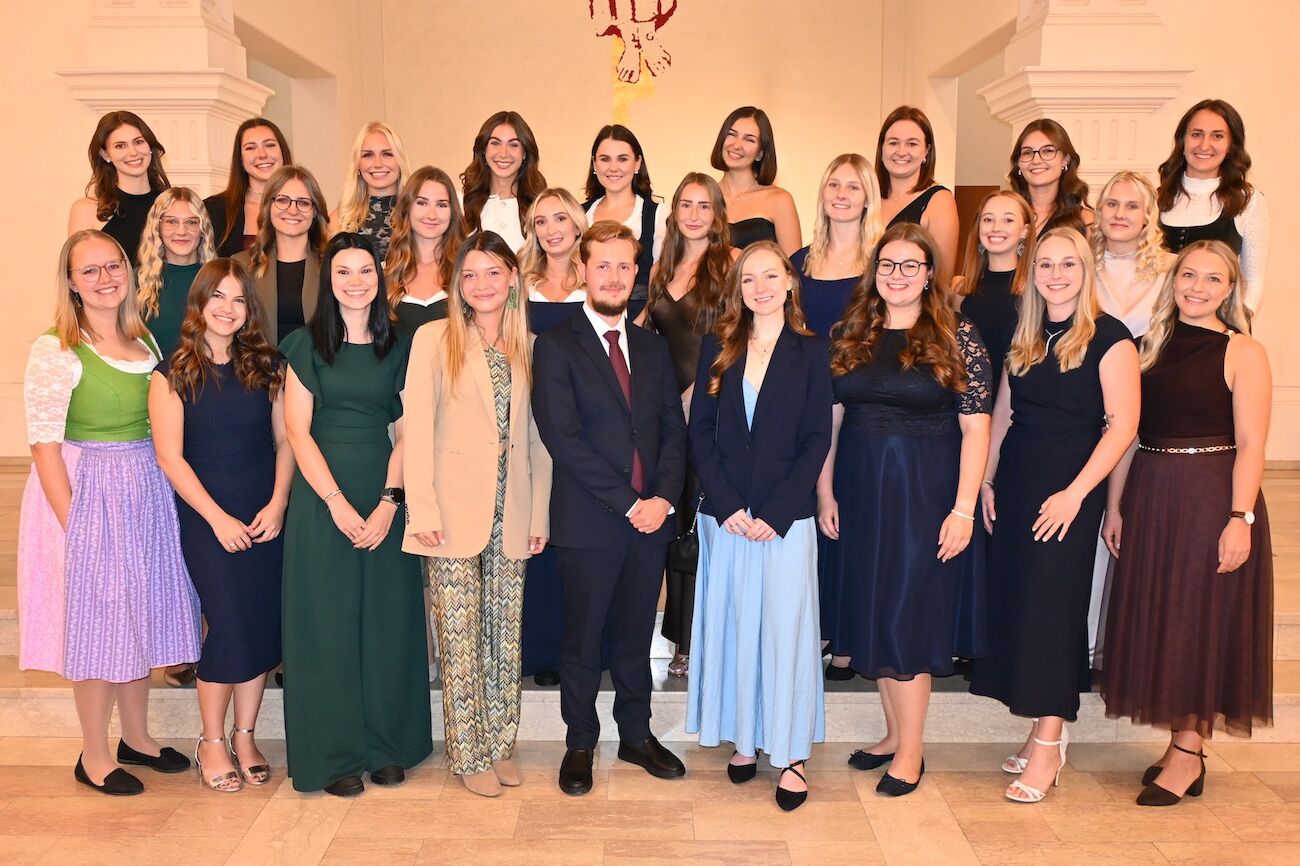 Gruppenbild, Absolvent*innen des Bachelorstudiums