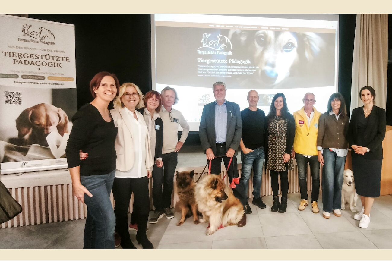 Gruppenbild: Verantwortliche des Symposiums am Podium