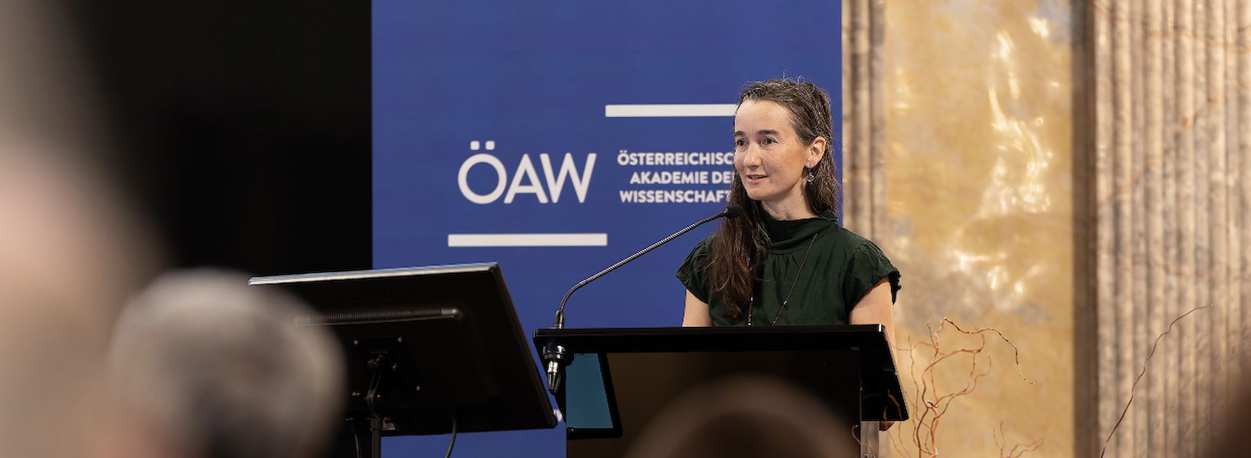 Magdalen Kraler am Redepult