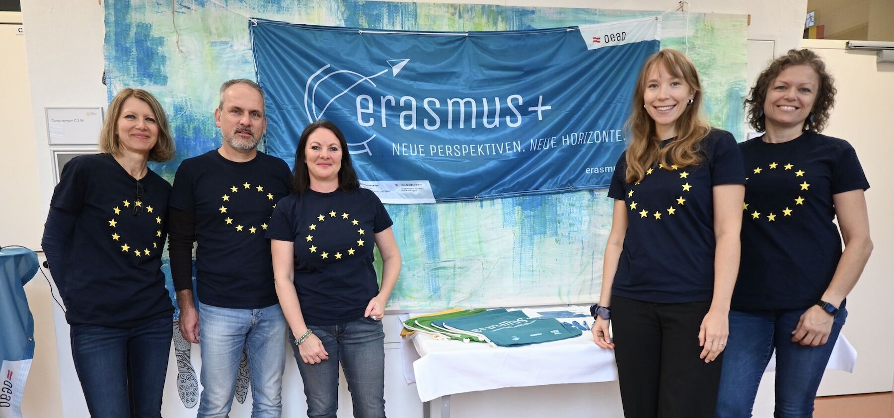 Gruppenfoto: Team des International Office (fünf Lehrende)