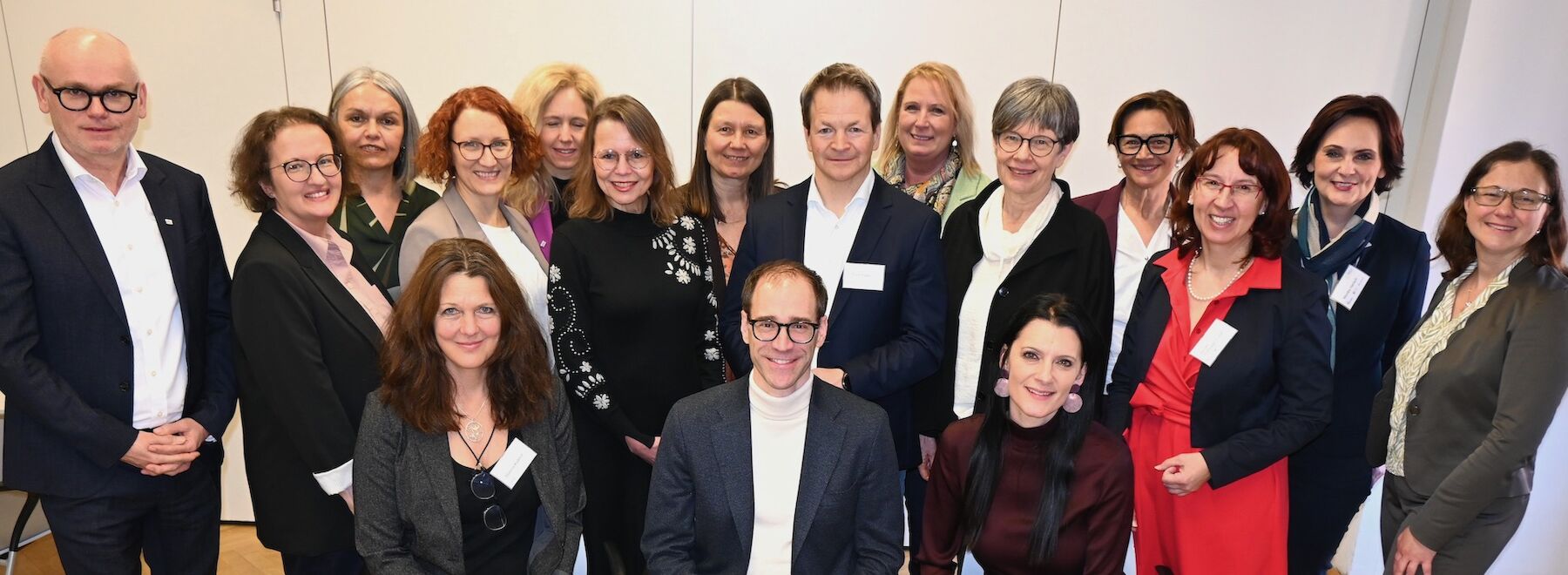 Gruppenbild: Teilnehmende und Leitende des Forum Primar